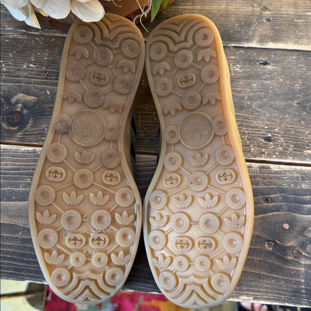 Adidas x Gucci Mens Gazelle Metallic Gold Sneakers with Red Laces - Picture 9 of 14